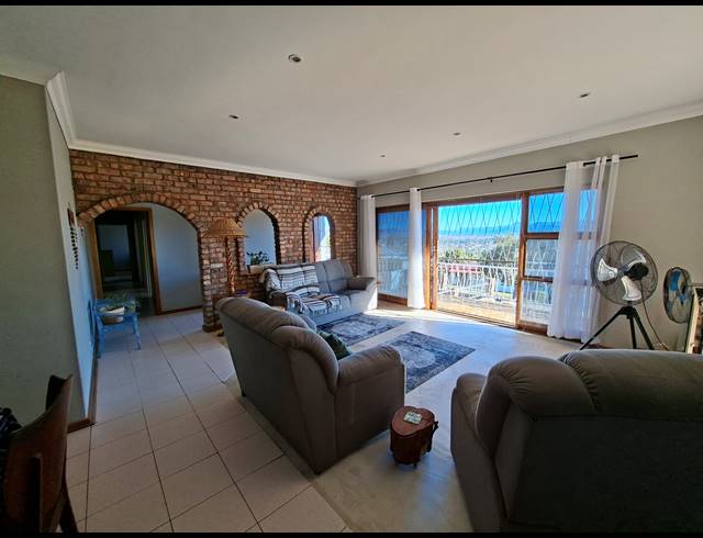 4 BEDROOM HOUSE FOR SALE IN FAIRBRIDGE HEIGHTS
